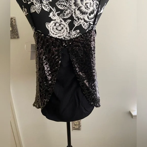 NWT. Black Tank Top - Picture 2 of 4